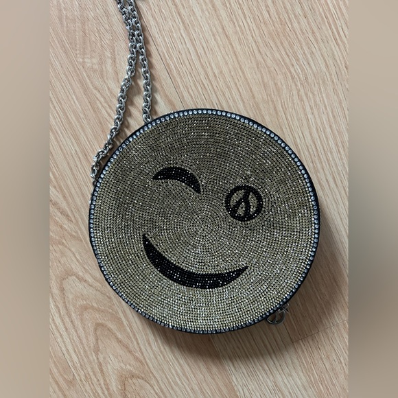 Brand new smiley face purse - Picture 7 of 9